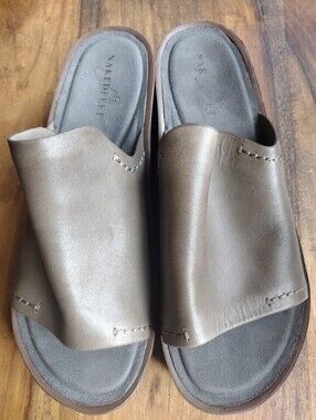 Naked Feet Olive/Brown Leather Reno Platform Sandals Size 8